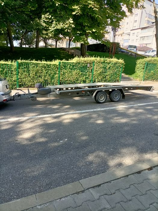 Remorcă platformă, se conduce cu categoria, accept schimb...