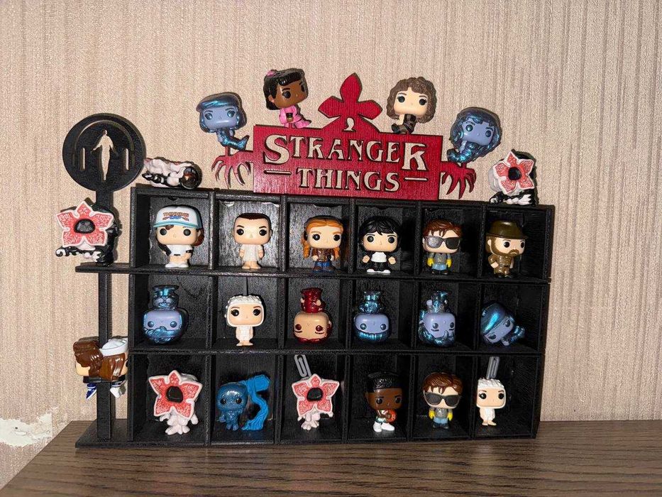 Продам коллекцию игрушек ОСД kinder joy со стеллажом