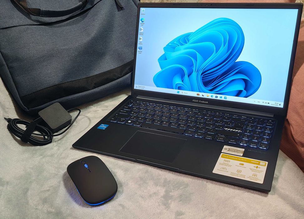 Asus Vivobook 15 Core i3-12gen, 16Gb, 512ssd, 300nit