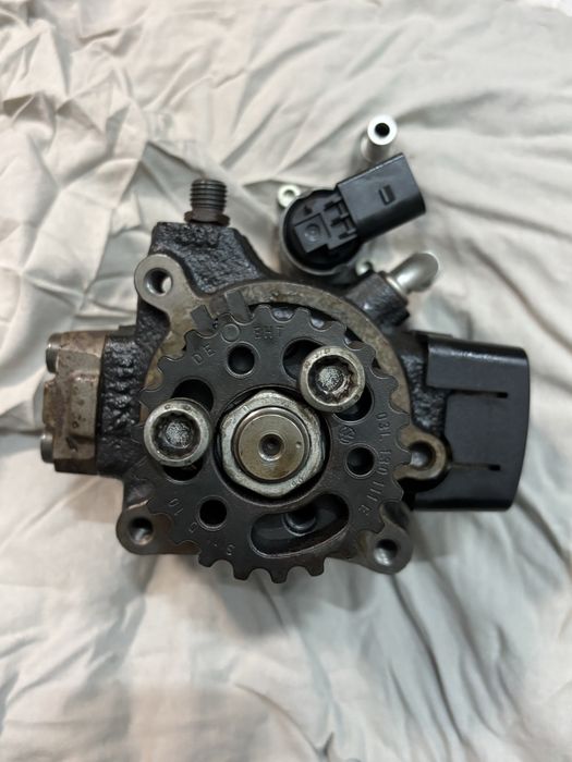 Pompa inalta presiune golf 6 1.6 tdi cayc 03L130755AL01