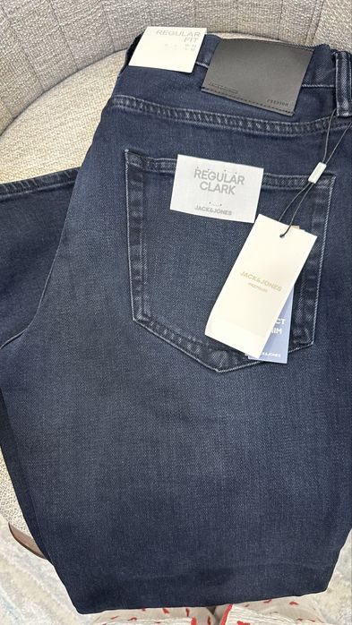 Продам ДЖИНСЫ JACK & JONES Premium. Размер 32/32.