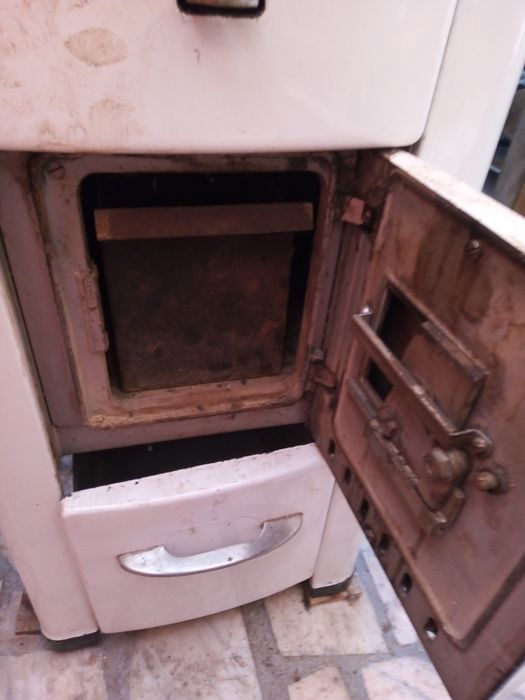 Sobă email cu plită de fontă