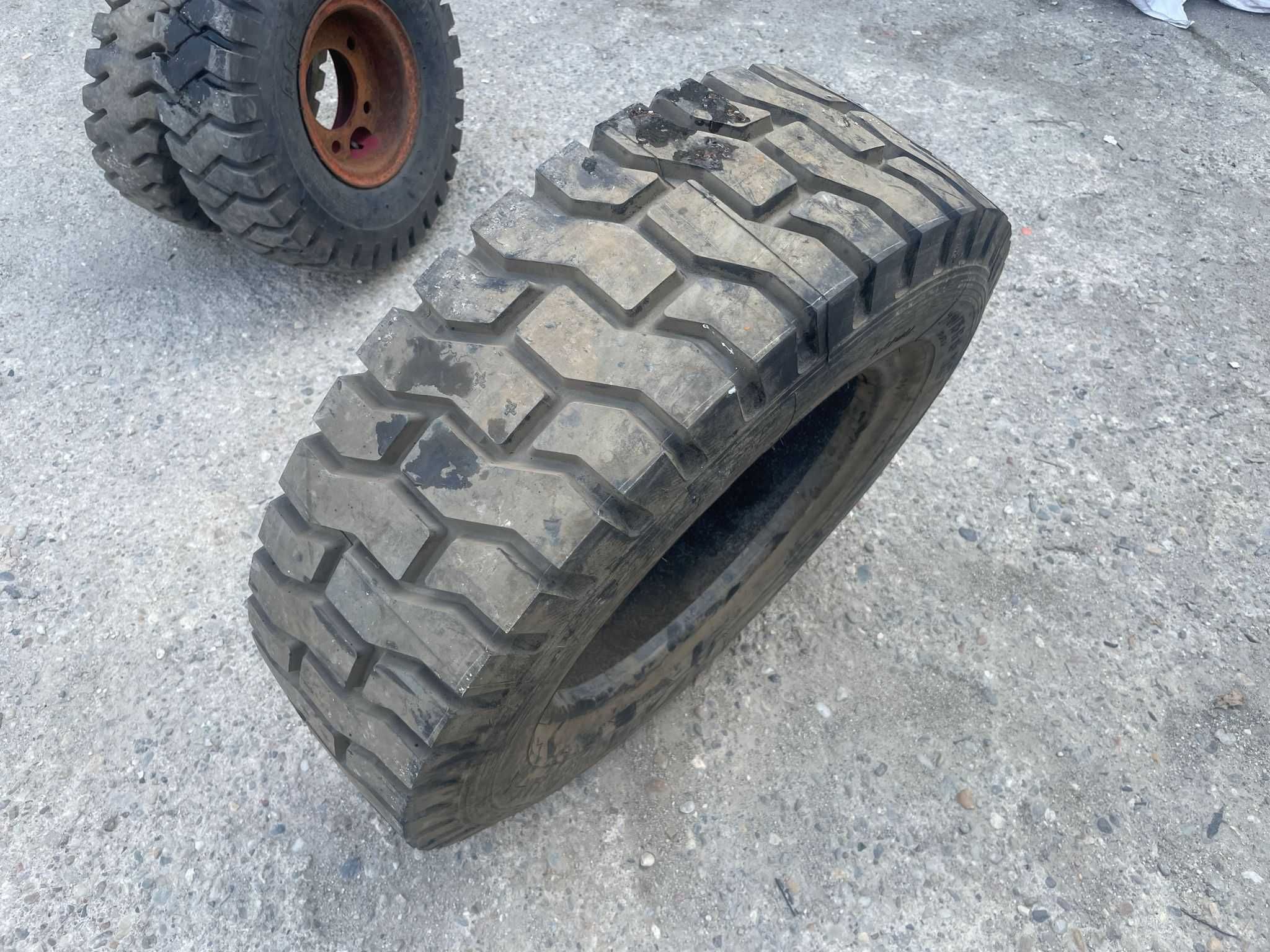 Cauciucuri 28x9r15 MICHELIN  Radiale cu garantie pentru stivuitor