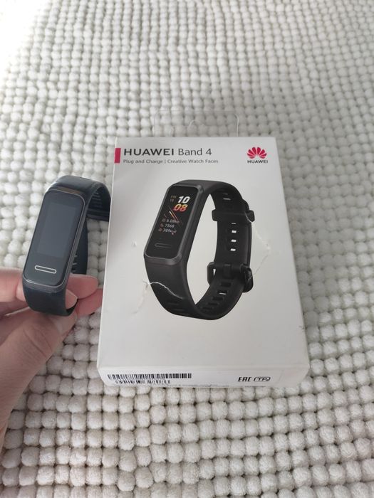 Фитнес часы Huawei Band 4