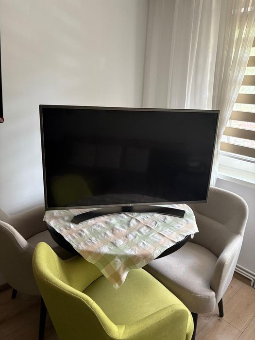 Vând Televizor LED Smart LG, 108 cm, 43UH668V, 4K Ultra HD, Clasa A+
