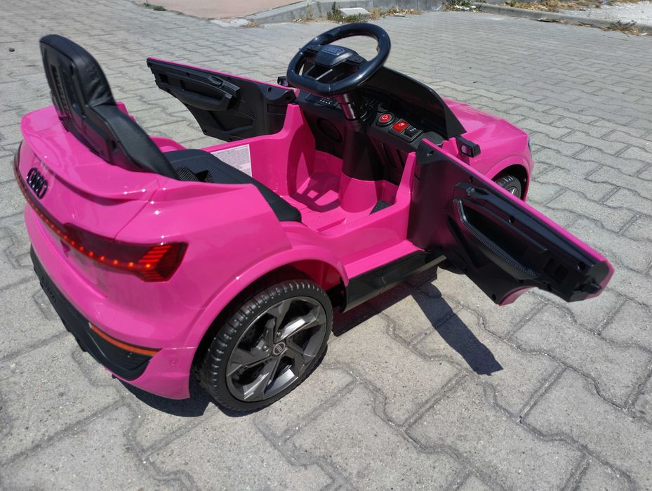 AUDI Акумулаторен джип SQ8 e-tron мет. Розов