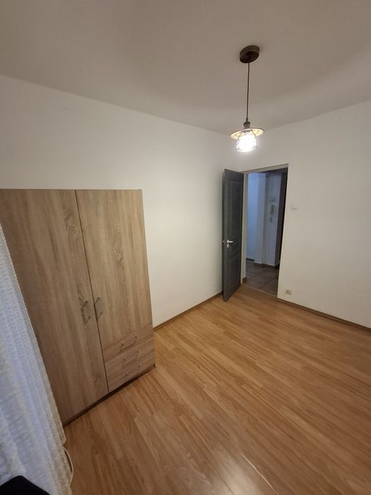 Vând apartament 3 camere