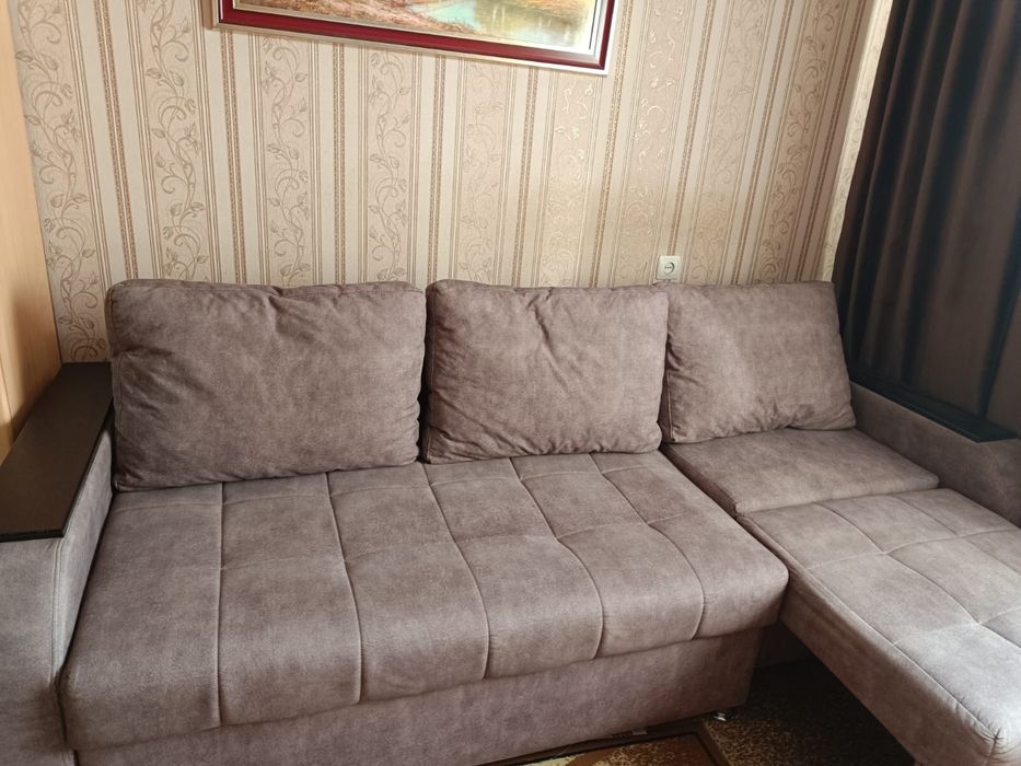 Продам диван б/у.