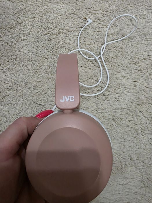 Чисто нови слушалки JVC