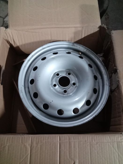 Продам штампованные диски на 15