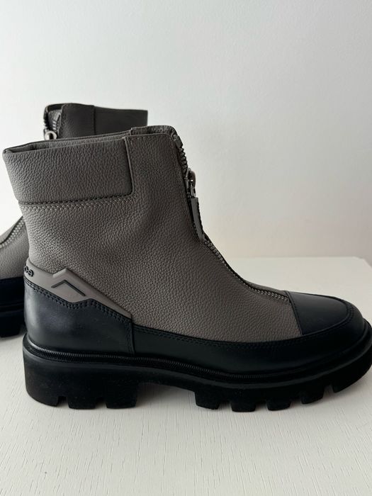 Уникални КОЖАНИ обувки с цип