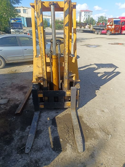 Кара вилочный погрузчик