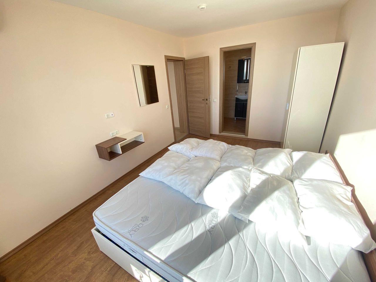 Продава се Тристаен апартамент в Свети Влас - 101 кв.м за 2426 €/кв.м - Снимка #1