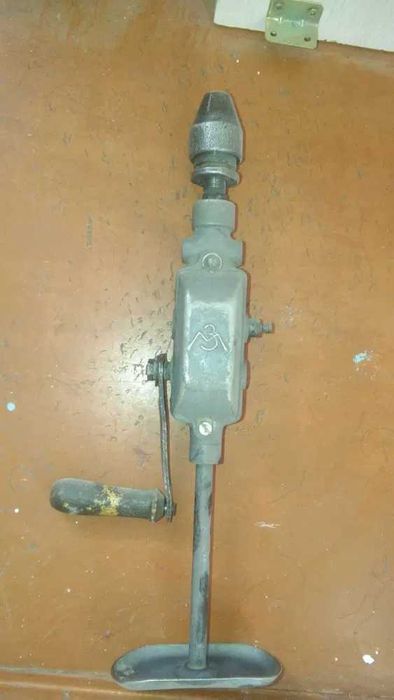 Продаю ручную дрель (СССР). Обмен.Цена окончательная.