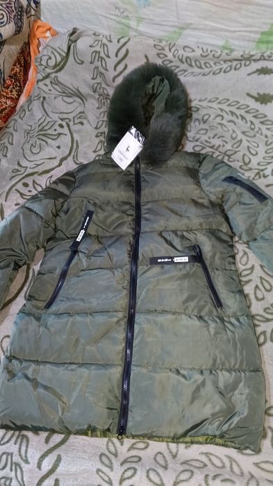 Продам куртку женскую 48р