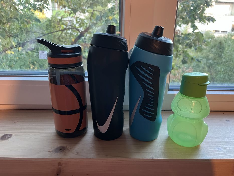 Детски шишета Nike, Tupperware, Yolo