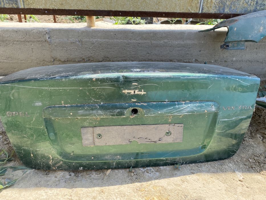 Крышка багажника на опель вектра ушастик и крыло левая и правая