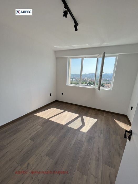 Продава се Тристаен апартамент в Ловеч, Младост - 78 кв.м за 955 €/кв.м - Снимка #2