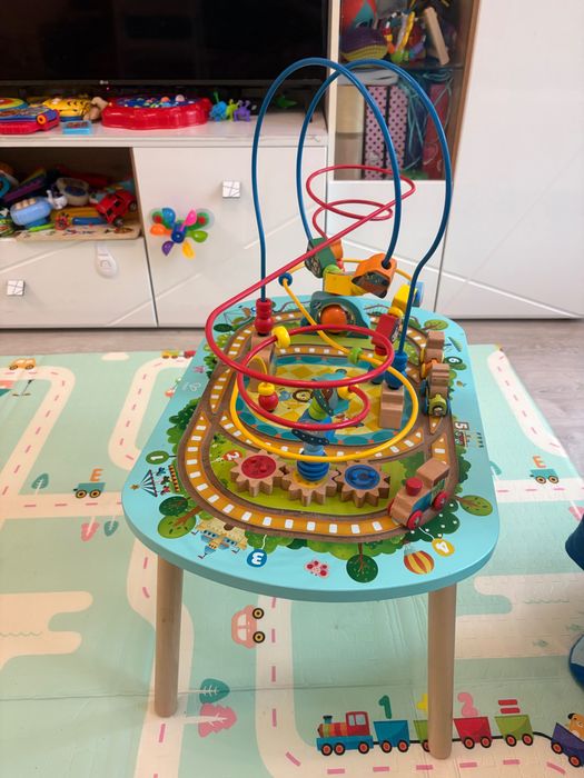 Дървена маса за игра Hape