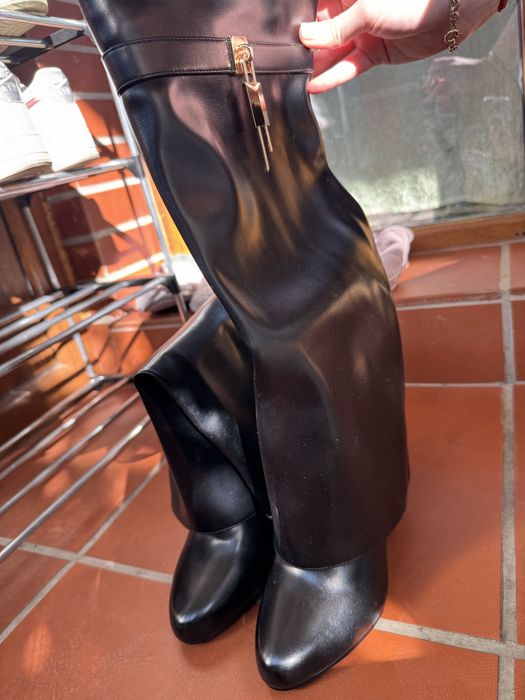 Черни ботуши с висок ток