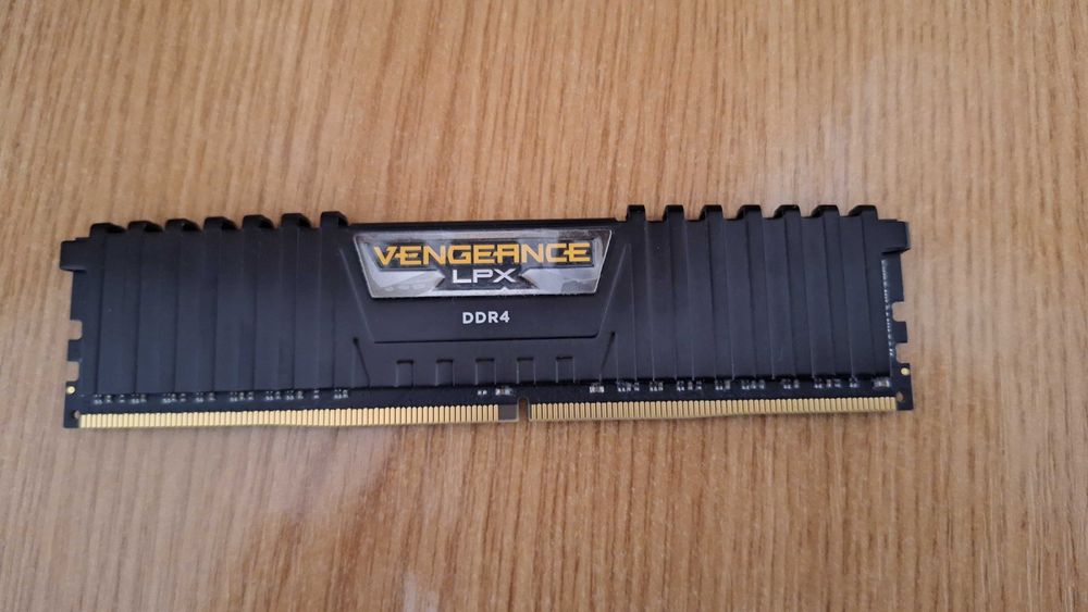 Vand Kit RAM Corsair Vengeance LPX 16GB (1x16) DDR4 3600Mhz