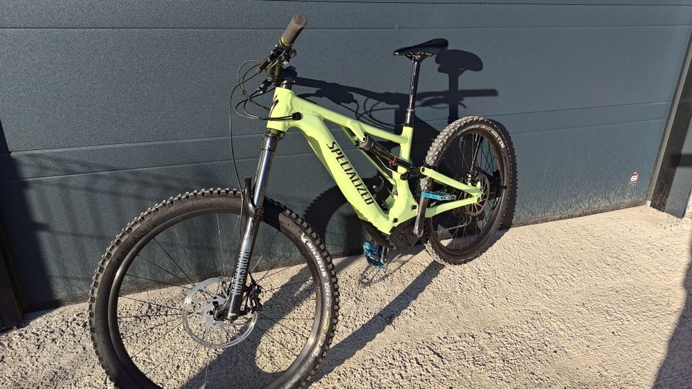 Specialized Turbo Levo 2023 Gen 3, S4/L размер, 5450км, батерия 100%