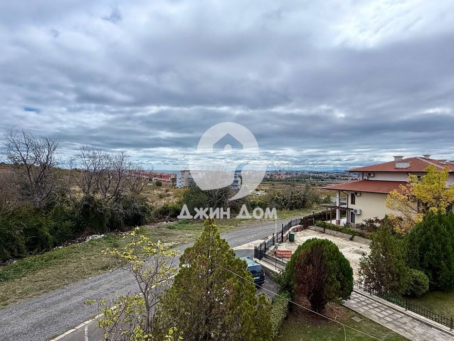 Просторен едностаен апартамент в к-с „Арките“, с. Кошарица