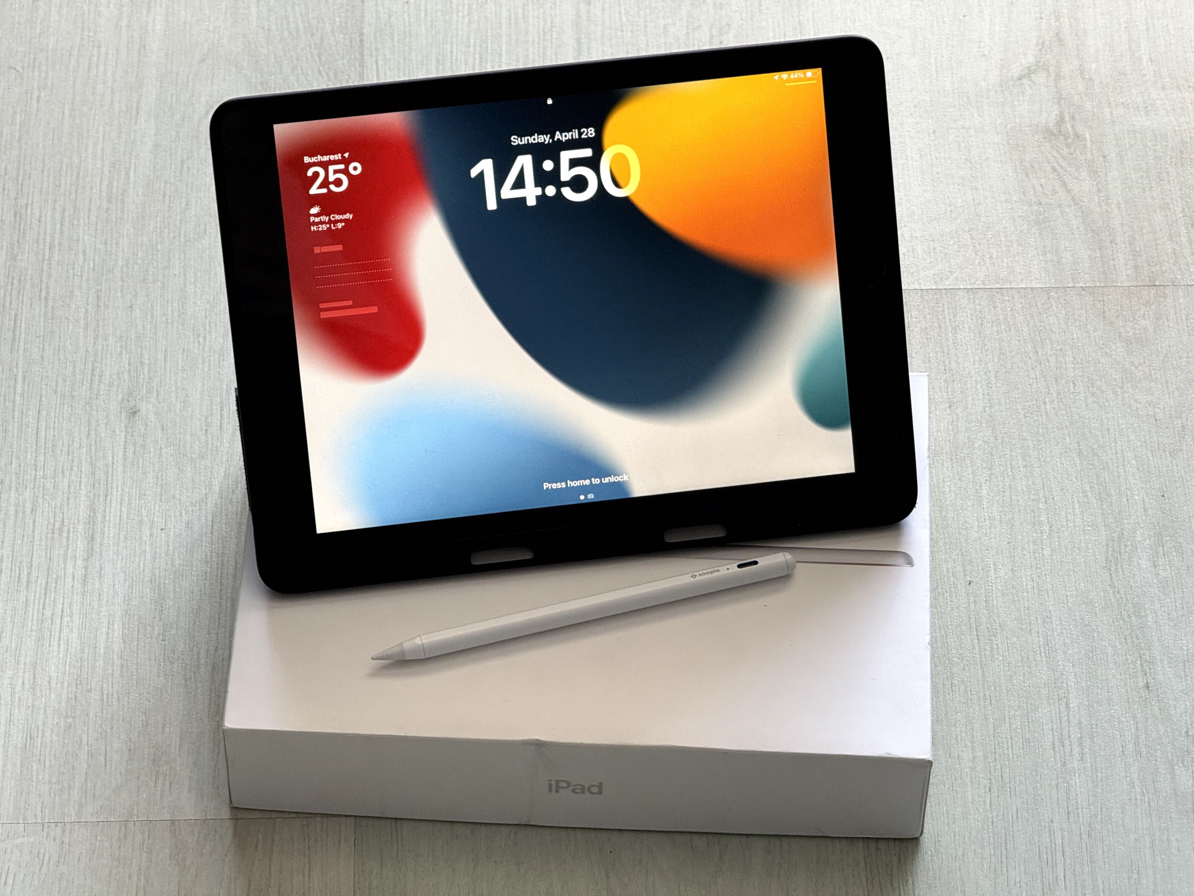Tableta Apple iPad 9 (2021), 10.2 ", 64 GB, Wi-Fi, Silver, Husă Stylus