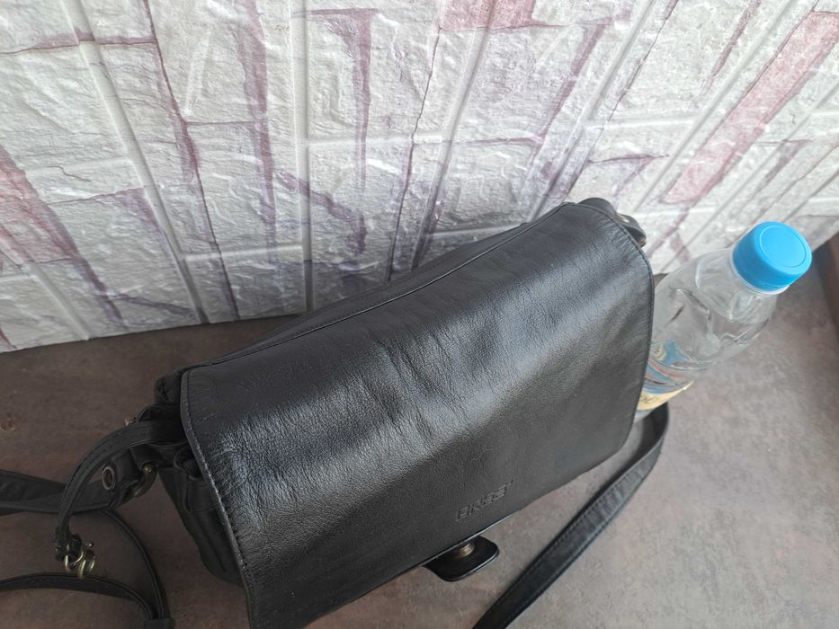 дамска чанта,Bree,малка черна кожена торба-естествена кожа