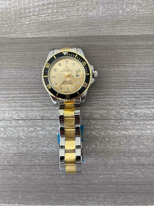 Луксозен часовник с кутийка и възглавичка, мъжки,Rolex.