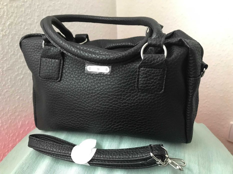 черна малка чанта