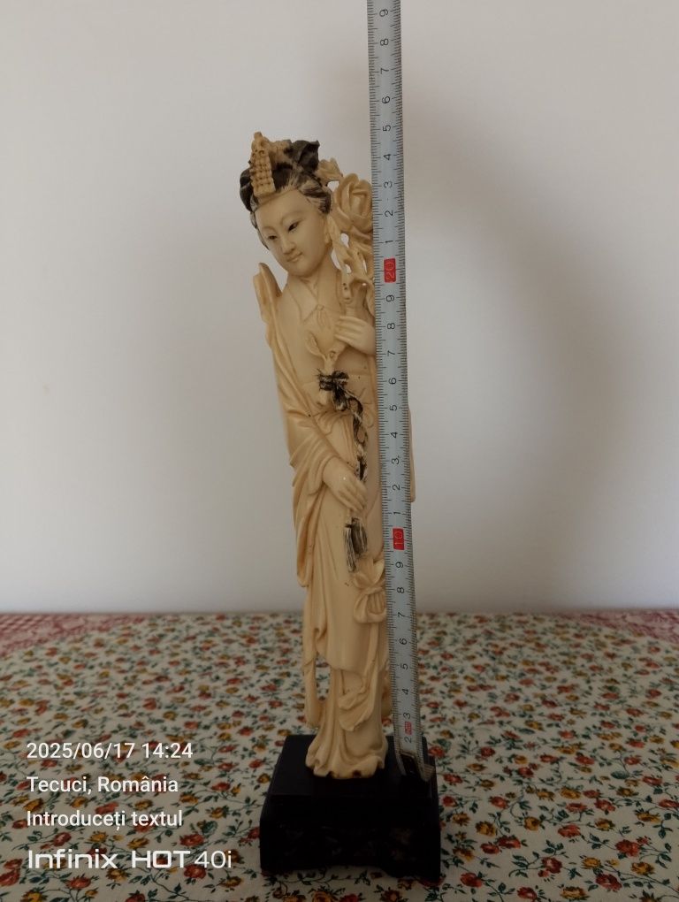 Vând statuetă fildeș