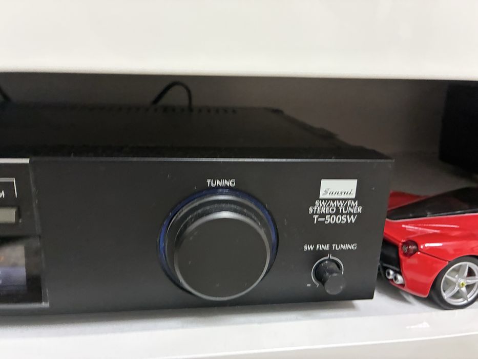 Sansui тунер в много добро състояние !