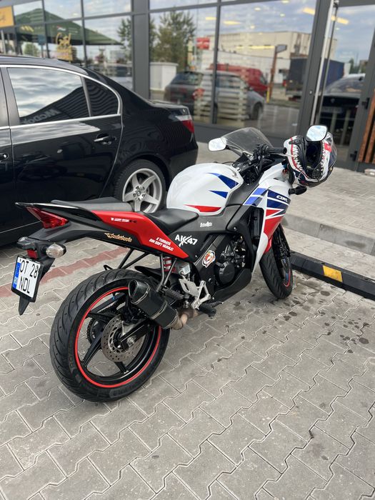 Honda cbr 125R 2016