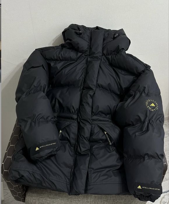 Продам пуховик зима adidas by Stella Mc Cartney