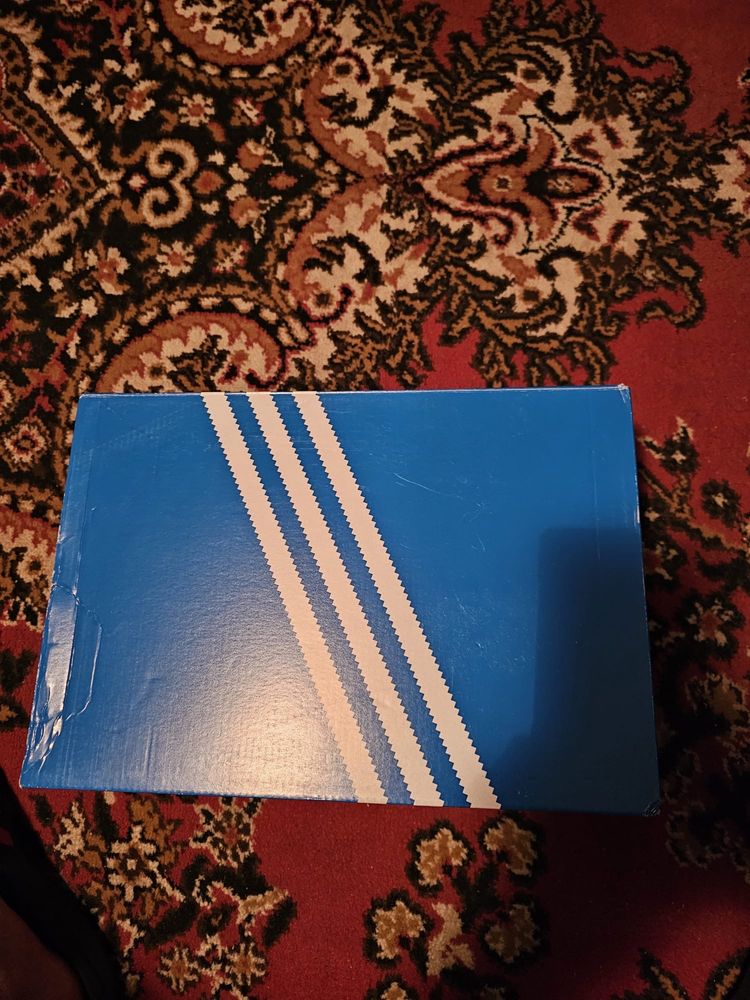 Adidasi adidas albi