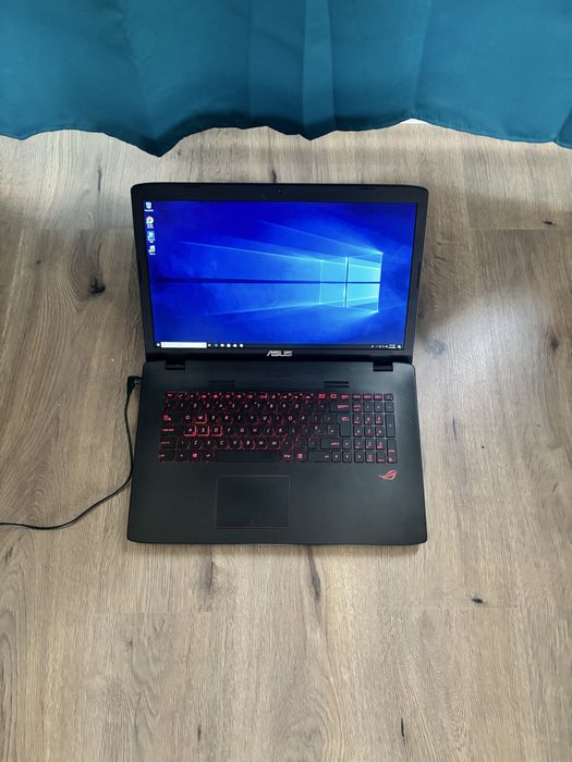 Asus Gaming 17,3” Full HD• Procesor i7-6709HQ• 16gb ram• SSD 512• GTX