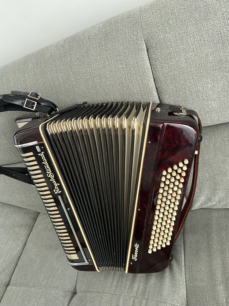 Acordeon de vanzare Bandon royal standard cu 80 basi