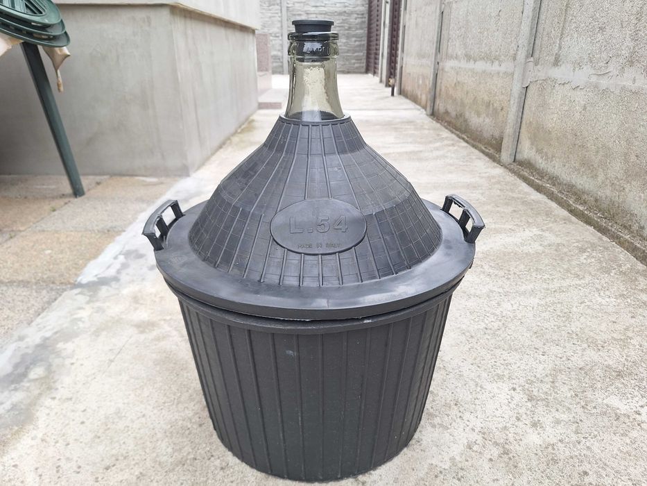 Vand Balon de Sticla de 54 litri, Folosit putin In Stare Foarte Buna