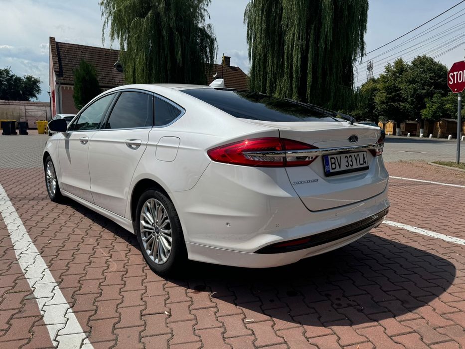 Vand/schimb cu ceva mai mic Ford Mondeo 2020