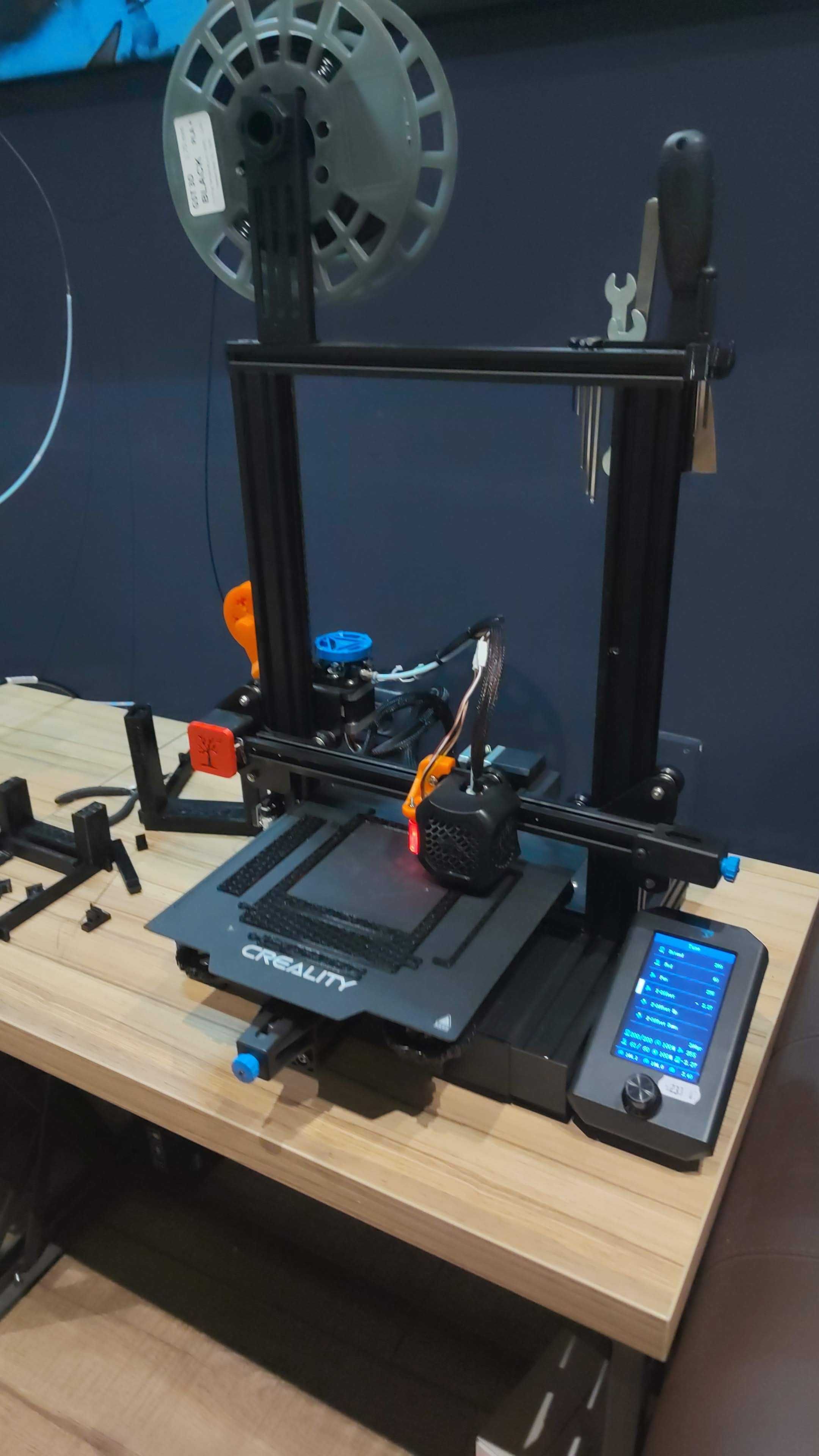 Imprimanta 3D Ender 3 V2 Creality + 1 filament PLA