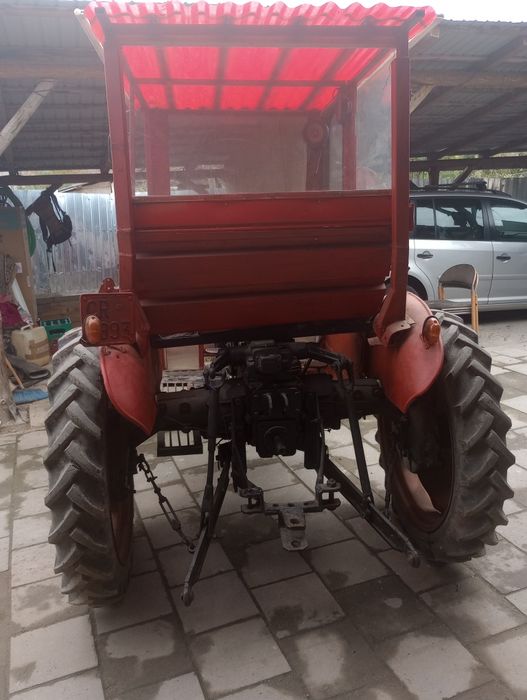 Vând tractor cărări 23