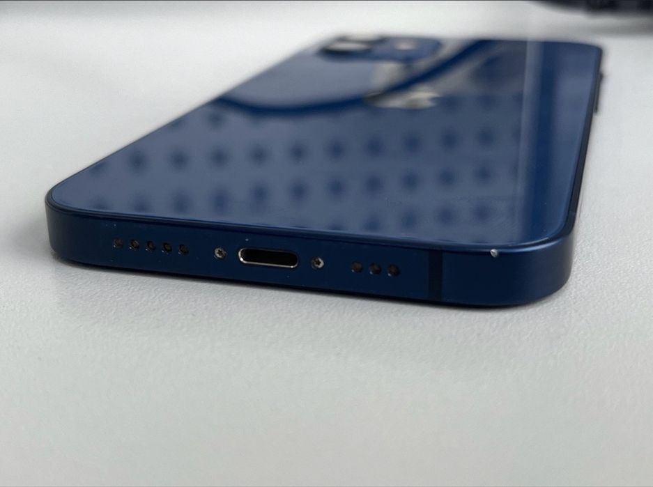 Iphone 12 в хорошем состоянии