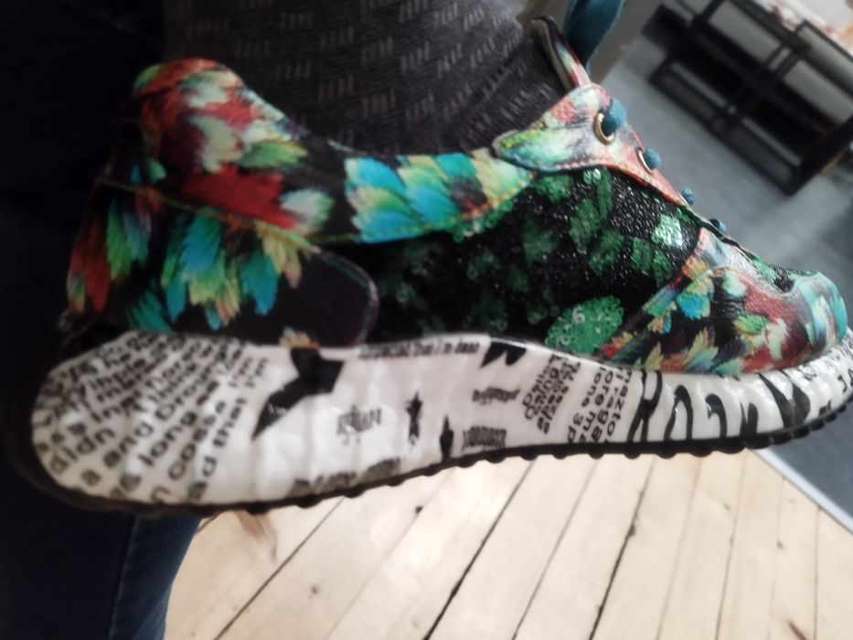 Laura Vita ,нови ,размер 40,кожени маратонки