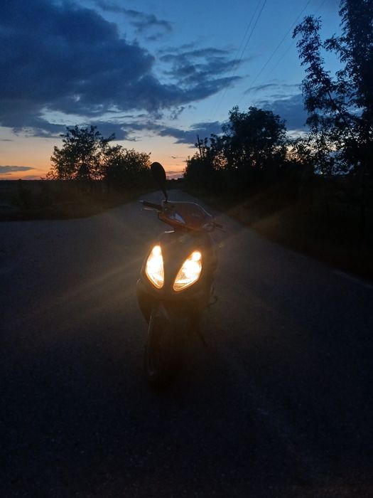 Vând scuter sym 49cc