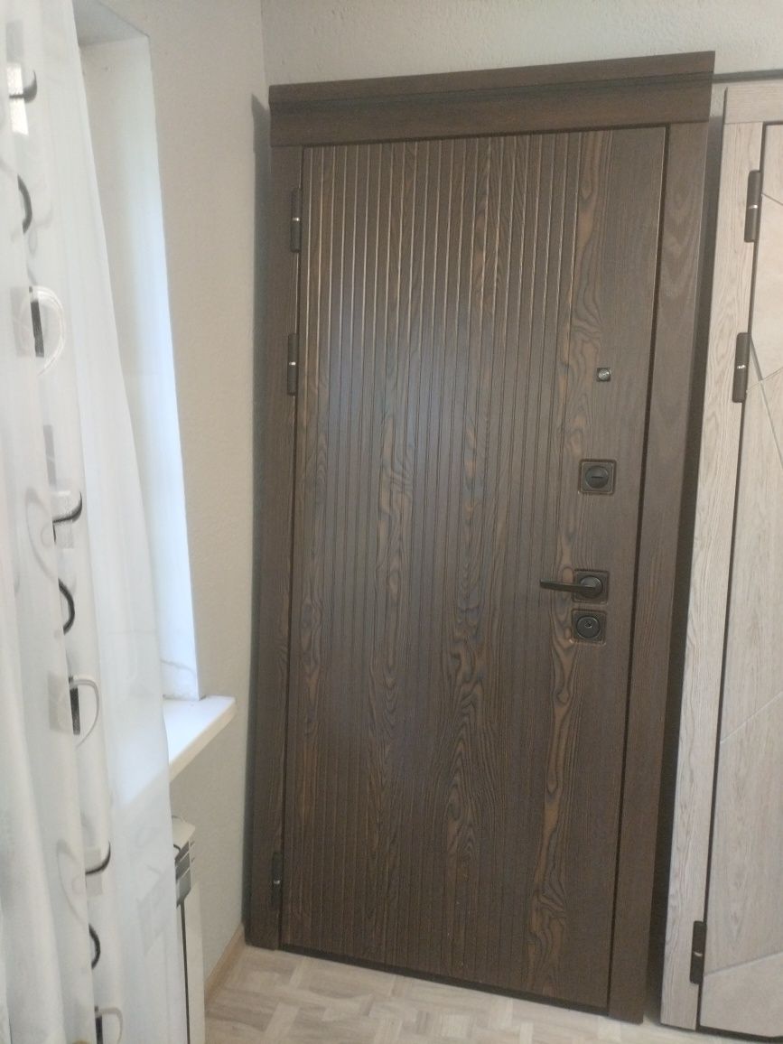 Продам входную металлическую дверь STR-91