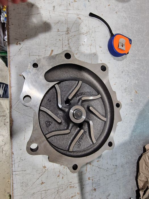 Pompa apa tractor ford 7810 import Italia este originala preț 650 lei