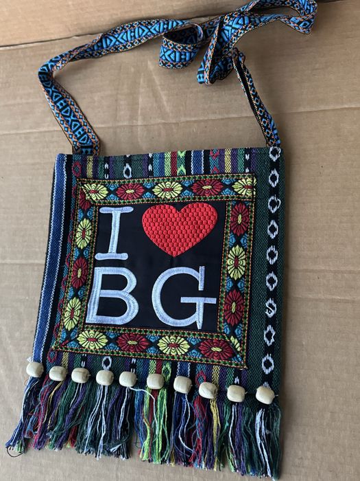 Сувенирна чанта от плат с традиционни български мотиви