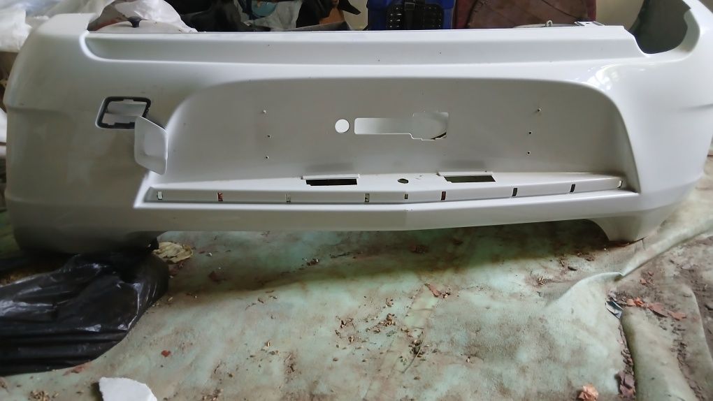 Kobilt orqa bufer holadi yaxshi  orqa shatakga oladigan joyii ezilgan