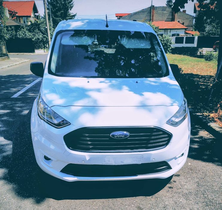 Ford grand tourneo